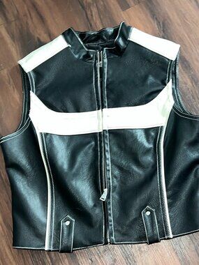 UO Jordan Cropped Moto Vest